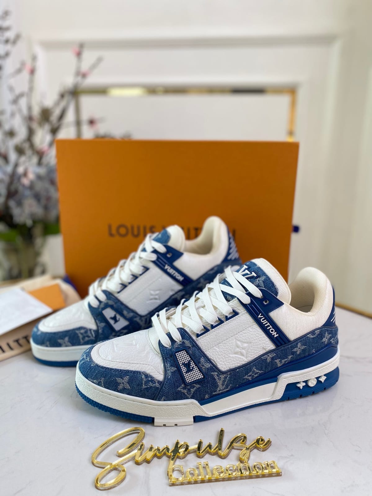 Sneakers